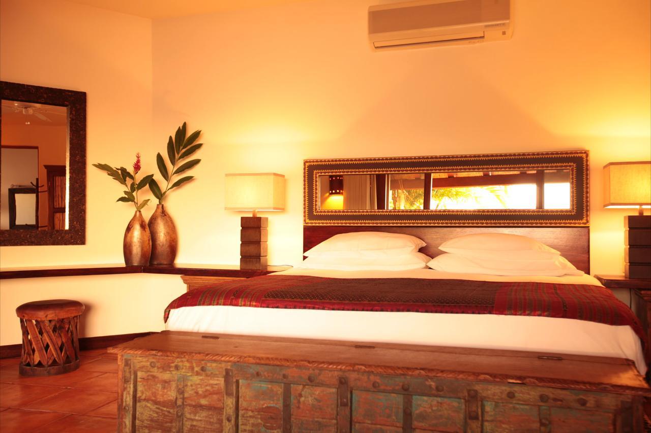 Amuleto Hotel Ixtapa  Esterno foto